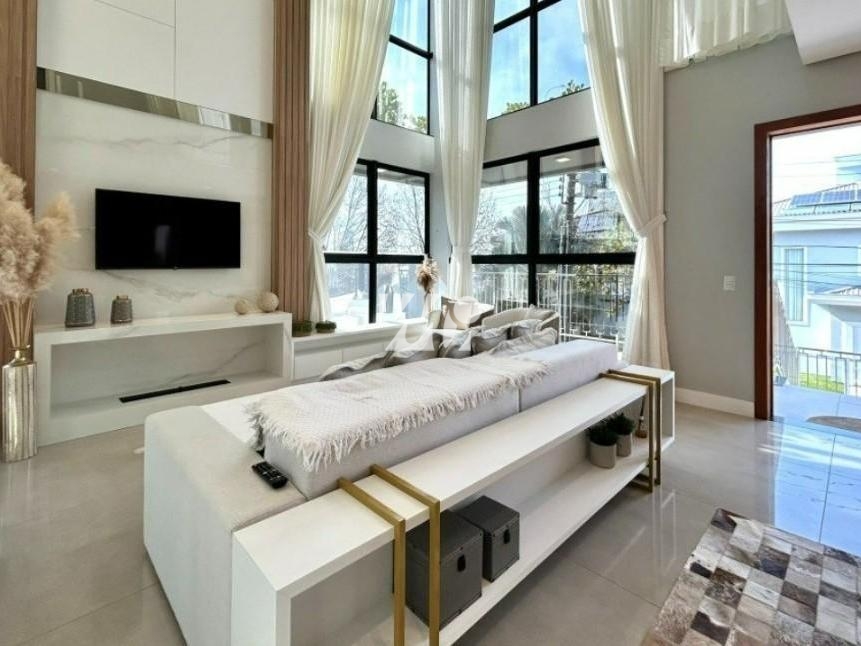 Casa em Pedra Branca, Palhoça. 4 quartos, 310m². Imagem 2 de 14